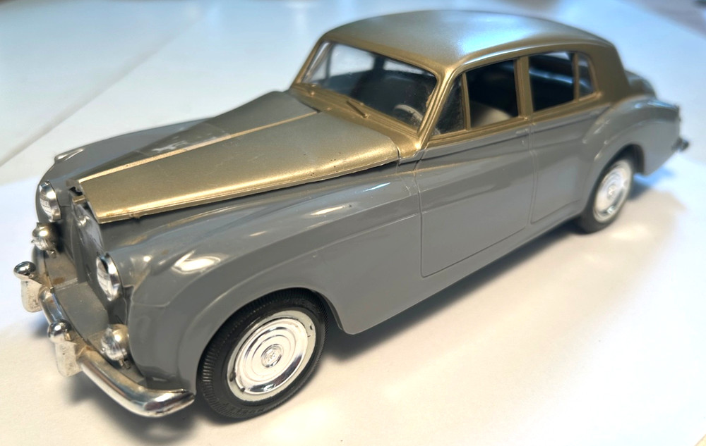 1962 Hubly 157K Plastic Rolls-Royce Silver Cloud 1/25 Scale Corgi Toys