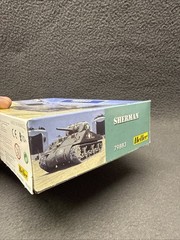 Heller 79883 Sherman M4 WWII Allied Forces Tan 1:72 Scale Model Kit New Military