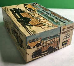 REVELL Model Kit 31 FORD WOODY Or TUDOR SEDAN 1/24 H-1275-200 Beach Boys Vibe