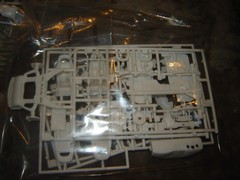 Revell 85-4052 Model Kit CHEVY SSR Box opened kit Factory Sealed 1/25 scale 2013
