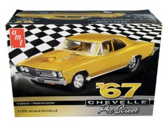AMT AMT876M Skill 2 Model Kit 1967 Chevrolet Chevelle Pro Street 1/25 Scale