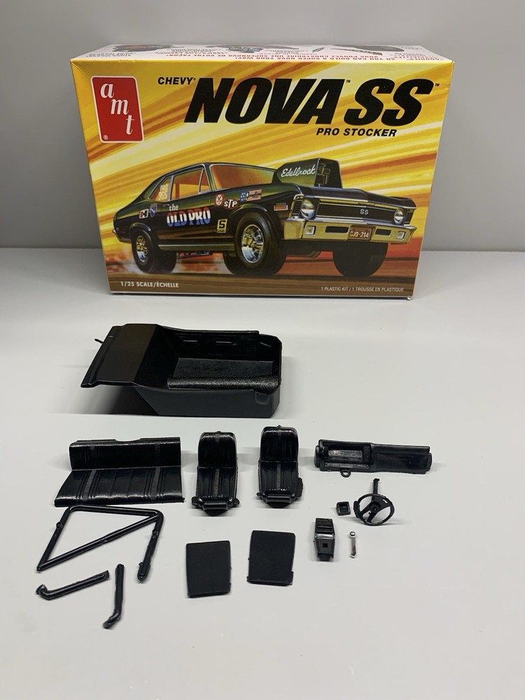 AMT 1/25 1972 Nova SS Old Pro Interior And Parts /Junkyard/Diorama