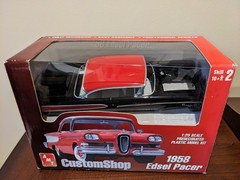 AMT 30245 1/25 Scale 1958 Ford Edsel Pacer Prepainted Plastic Model Kit