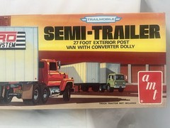 AMT Vintage TRAILMOBILE 27 ft Semi-trailer Van 1/25 Scale Model Kit (NIOB)