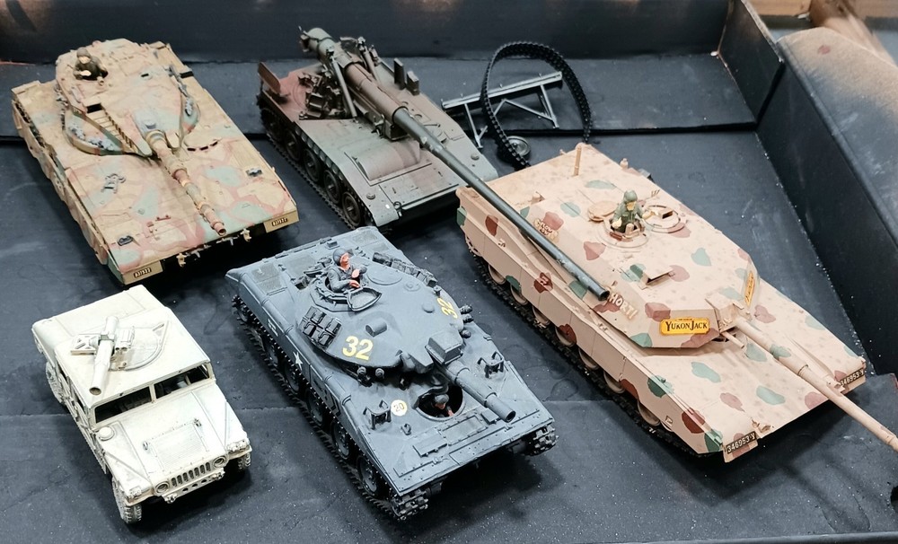 Lot of 5 Rough 1:35 Built Painted Plastic Model Tank Kits Modern Merkava M110