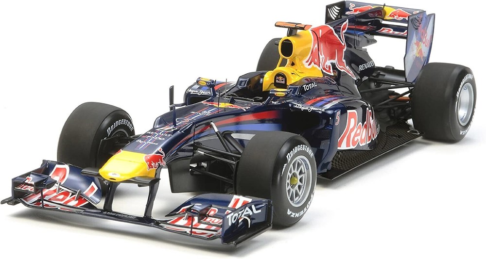 TAMIYA 1/20 Red Bull Racing F1 Renault RB6 Grand Prix #20067 scale model kit