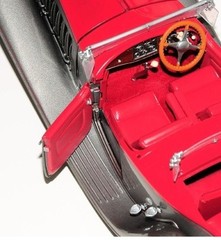 Bugatti Race Car Classic Chiron Racing Racer1 18Built12Metal Model24Carousel