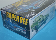 1970 Dodge Coronet SUPER BEE 1:25 scale model kit MPC Round2 #985 SEALED 2023