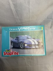 Revell Monogram Dodge Viper GTS Plastic Model Kit 1:25 White/Clear Skill 2 NOB