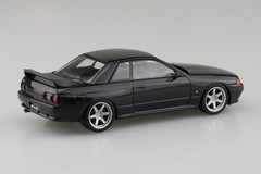 Aoshima 1/32 NISSAN SKYLINE R32 GTR W/ Custom Wheels Snap Model Kit -BLACK-