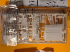 1964 PLYMOUTH BELVEDERE 2 DOOR HARDTOP MODEL KIT AMT ROUND 2 1/25 SCALE NEW LOOK