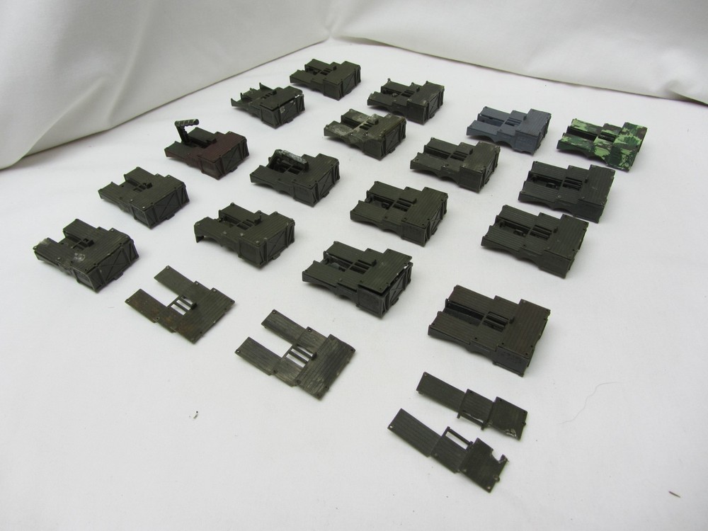 ROCO MINITANKS DBGM #114 Lacrosse Rocket Launcher Truck Junk Parts Lot