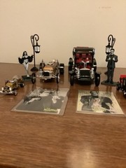 Munsters Koach, Drag U La Hot Rods, Figures, Display Case & More 1/25 Models