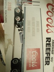 Vintage amt COORS Fruehauf 40′ REEFER 1/25 Scale Kit Featuring 5203