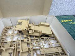Academy Minicraft 1/35 Scale M997 4×4 Ambulance US Army Model HMMWV Kit 1352