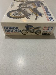 Tamiya Honda NXR750 1:12 Motorcycle Model Kit Paris-Dakar Winner 14054