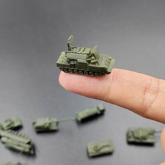 1/350 Russian armored vehicle kit model （8 vehicles+a group of soldiers ）