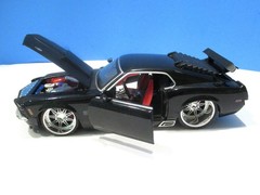Jada Toys 1:24 Diecast Car Black 1970 Ford Mustang Boss