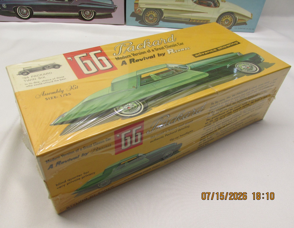 Vintage 1/25 Renwal Revival Series ’66 PACKARD FACTORY SEALED !