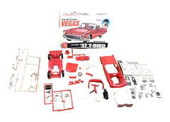 1979 Vintage AMT ’57 T-BIRD From Tv Series VEGAS #3105 1:25 Partially Built
