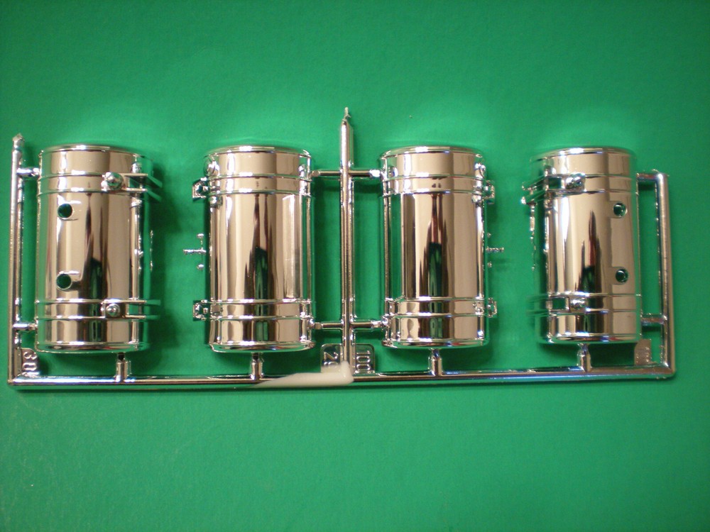 Peterbilt 359 1/25 Rig Semi Truck Tractor chrome diesel fuel gas tanks model lot