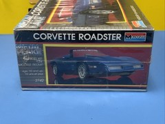 VINTAGE Monogram Metal Flake Corvette Roadster # 2742 Released in 1987 NEW