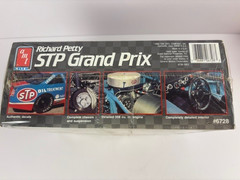 AMT RICHARD PETTY STP Grand Prix 6728 Vintage Model Car Kit 1:25 Sealed