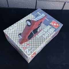 AMT 38145 1969 FORD TORINO COBRA W/NASCAR PARTS 1/25 Model Car Mountain Sealed