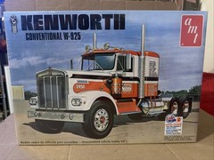 (BOXDMG) AMT 1/25 Kenworth W-925 Conventional Model Kit Big Rig Reissue AMT1021