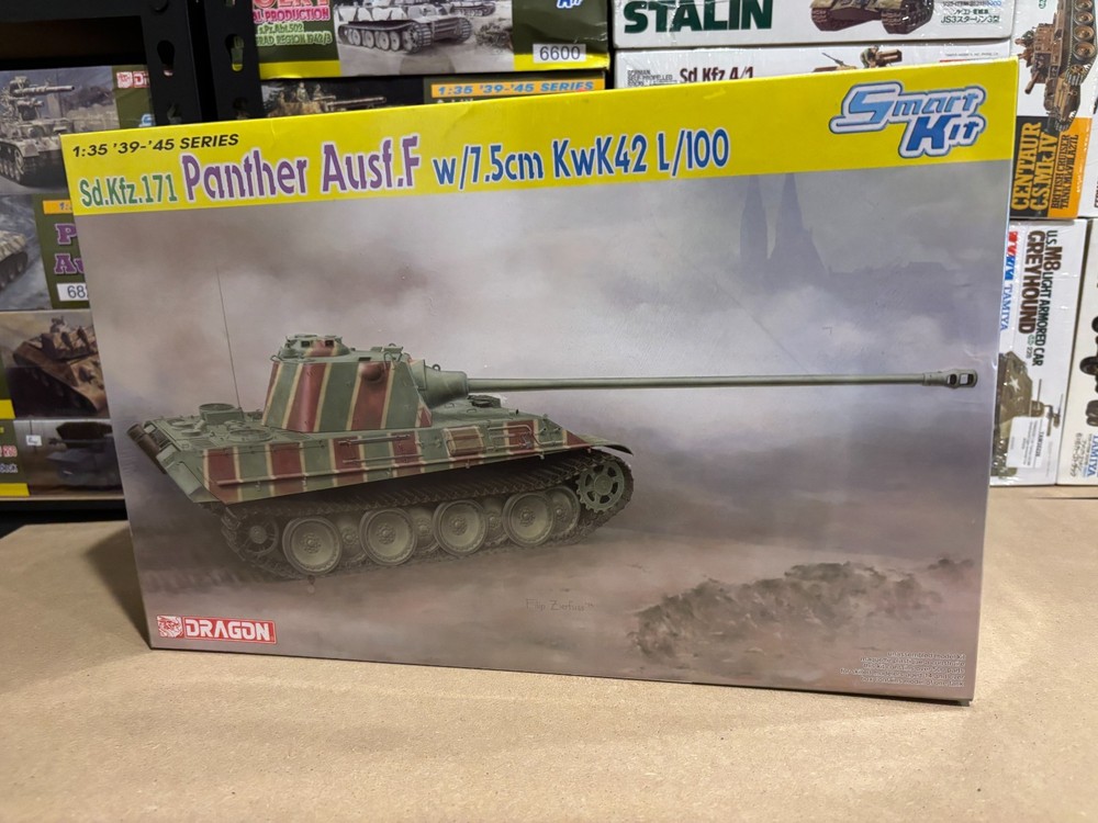 Dragon Models 6799 1/35 Sd.Kfz.171 Panther Ausf.F w/7.5cm KwK42 L/100 Smart Kit