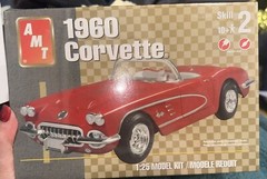 AMT 31910 1/25 Scale 1960 Chevy Corvette Convertible Plastic Model Kit Sealed