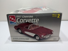 ✨VINTAGE✨ AMT Ertl 1957 Chevrolet Corvette 1/25 Scale Model Kit 8212