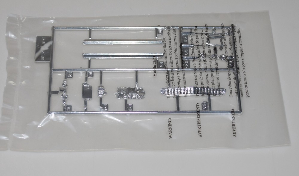REVELL 1967 CORVETTE 85-4517 ⭐PARTS⭐ CHROME GRILLE+INTAKE MANIFOLD+MORE 1:25