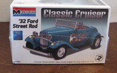 Ford ’32 Street Rod Classic Cruiser 1:24 scale Monogram Kit 85-0882 Sealed