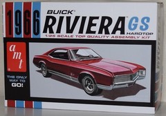 AMT 1966 BUICK RIVIERA GS #1439 ⭐PARTS⭐ REAR SEATS+DOOR PANELS+MORE 1:25