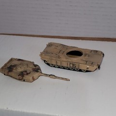 1:144 US Army M1A1 Abrams Desert Tan MBT