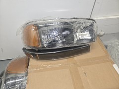 Headlight Assembly Compatible with 1999-2006 GMC Sierra 1500 Black/Clear/Clear