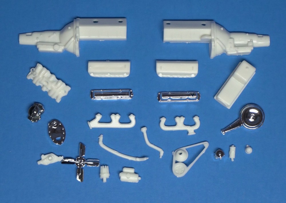 AMT 1975 Chevy Van Stock 350 Cid.V8 w/Automatic Tranny Set 1/25 Scale