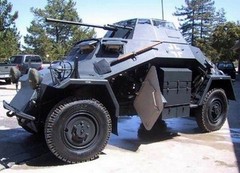 1/100 German Light Armored Car Sd.kfz.222 Zvezda 6157 Model kit (Art of Tactic)