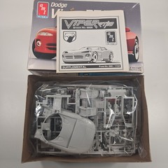 1992 Dodge VIPER RT10 Model Kit by AMT 1/25th Scale New