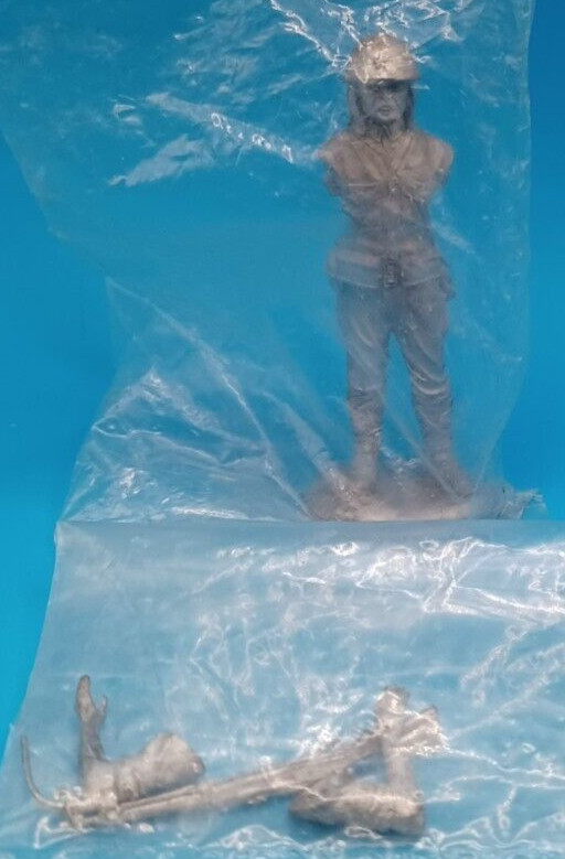 Unknown | No. ? | 1:32 54mm WW2 Russian Soldier White Metal Figure