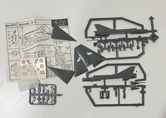 Heller AMD MIRAGE III R- 1/100 Scale Unassembled Kit#N 002 Open Box Complete