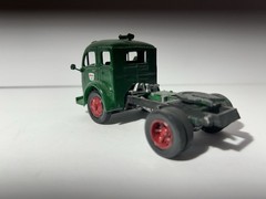 Atlantis White-Fruehauf Gasoline Truck – Sinclair Dino 1:48 Scale (Built Model)