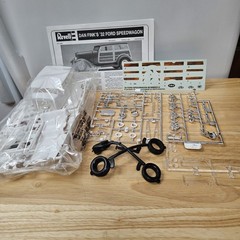 Monogram Dan Fink’s Speedwagon Ford Woody 1:25 85-7606 Sealed Parts Complete