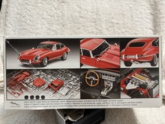 Revell 1/24 Jaguar XK-E E-Type Model Kit 85-4509 Factory Sealed New Tooling