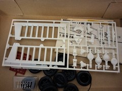 AMT 1:25 Scale Autocar DC 9964 B Dump Truck Boxed Model Kit **BOX HAS DAMAGE**