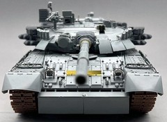 Amusing Hobby AH 35A068 1/35 T-80UM-2 Russian Main Battle Tank Brand New