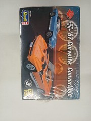 Revell ’67 Corvette Convertible Chevrolet 1:25 Scale Model Kit Sealed In Box