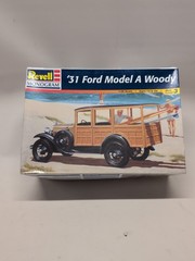 ’31 Ford Model A Woody Revell 1:25 Model Kit 85-7637 Open Box Sealed Parts