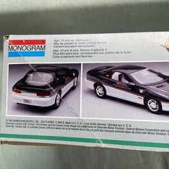 Monogram ’93 Camaro Z-28 Indy Pace Car Model Kit #2964 1:25 Looks Complete 1993